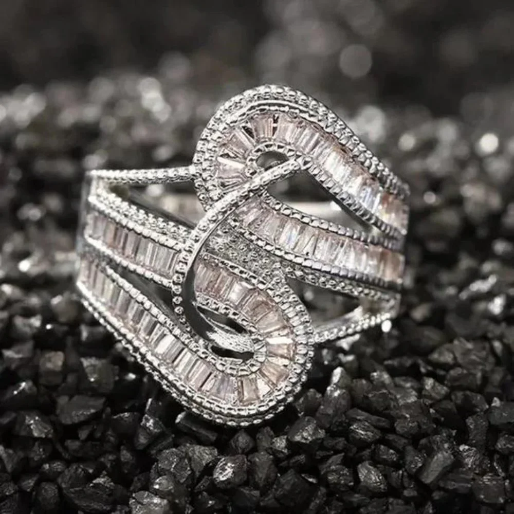 STERLING SILVER DIAMOND RING, CUTE RING, SHINY RING. - Picture 3 of 5